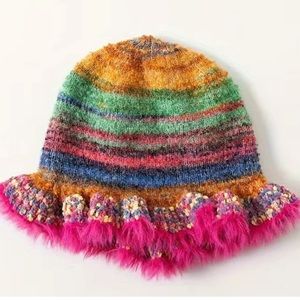 Abstract Multicolored hat NWT***